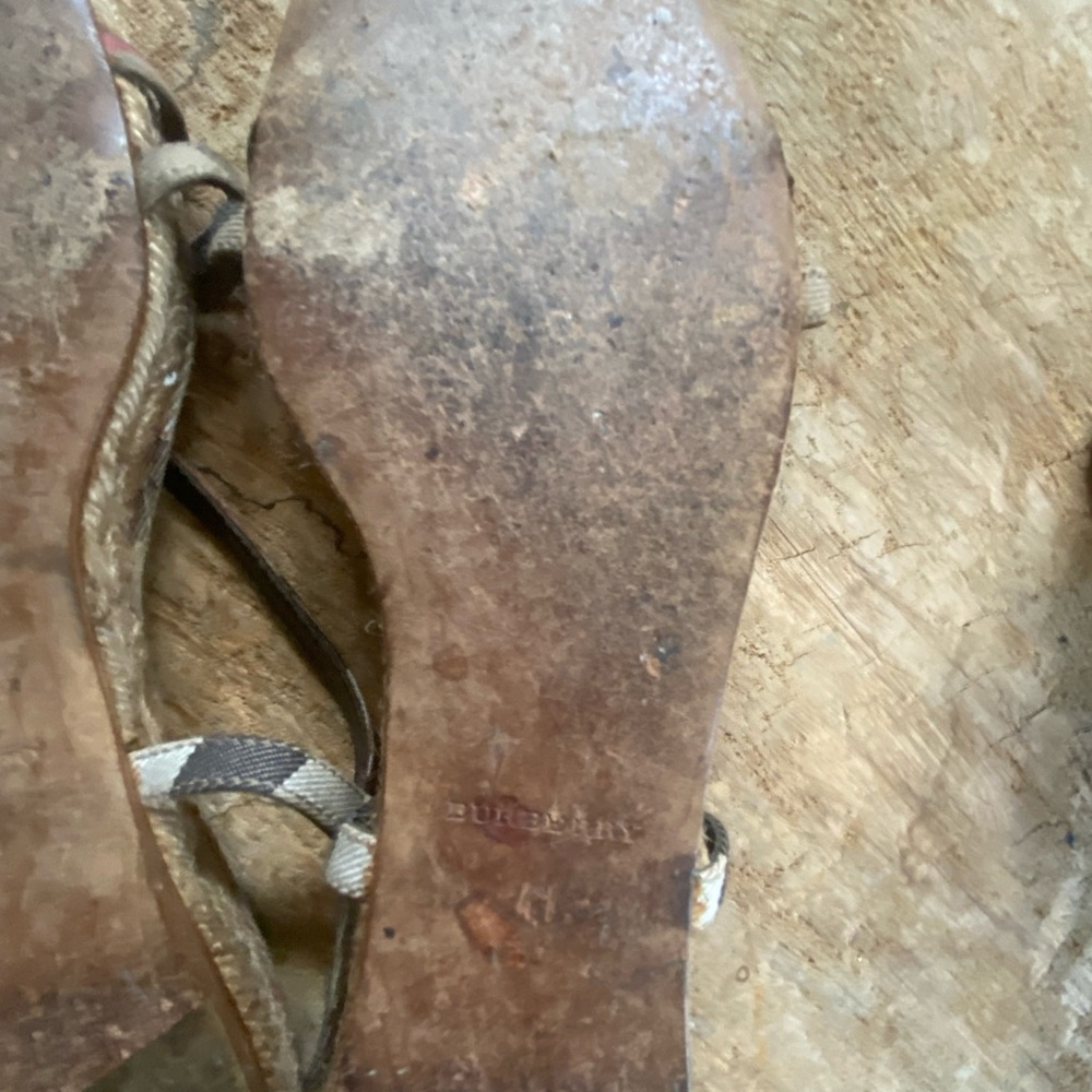 Burberry strapped espadrilles sandals - Picture 8 of 10